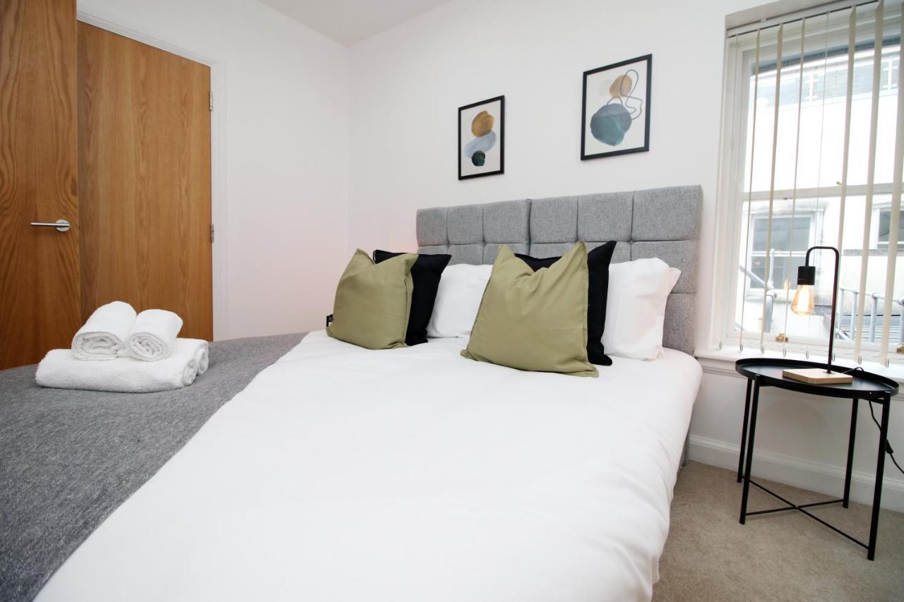 No 2 Under The Clock By Ssw - 2Br, Right In The City Centre, Sleeps 6 Cardiff Exteriér fotografie